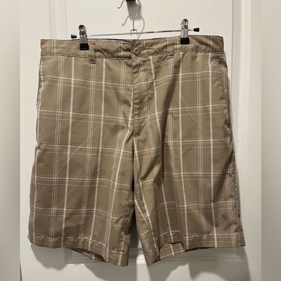 CHAMPION tan plaid shorts, men’s size 34 - Picture 1 of 4